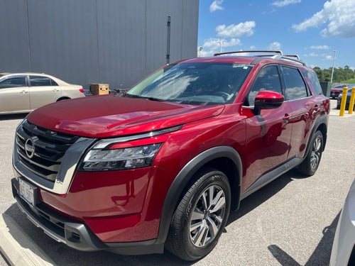 2024 Nissan Pathfinder SL
