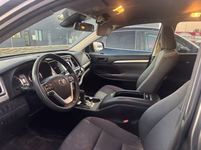 2017 Toyota Highlander LE