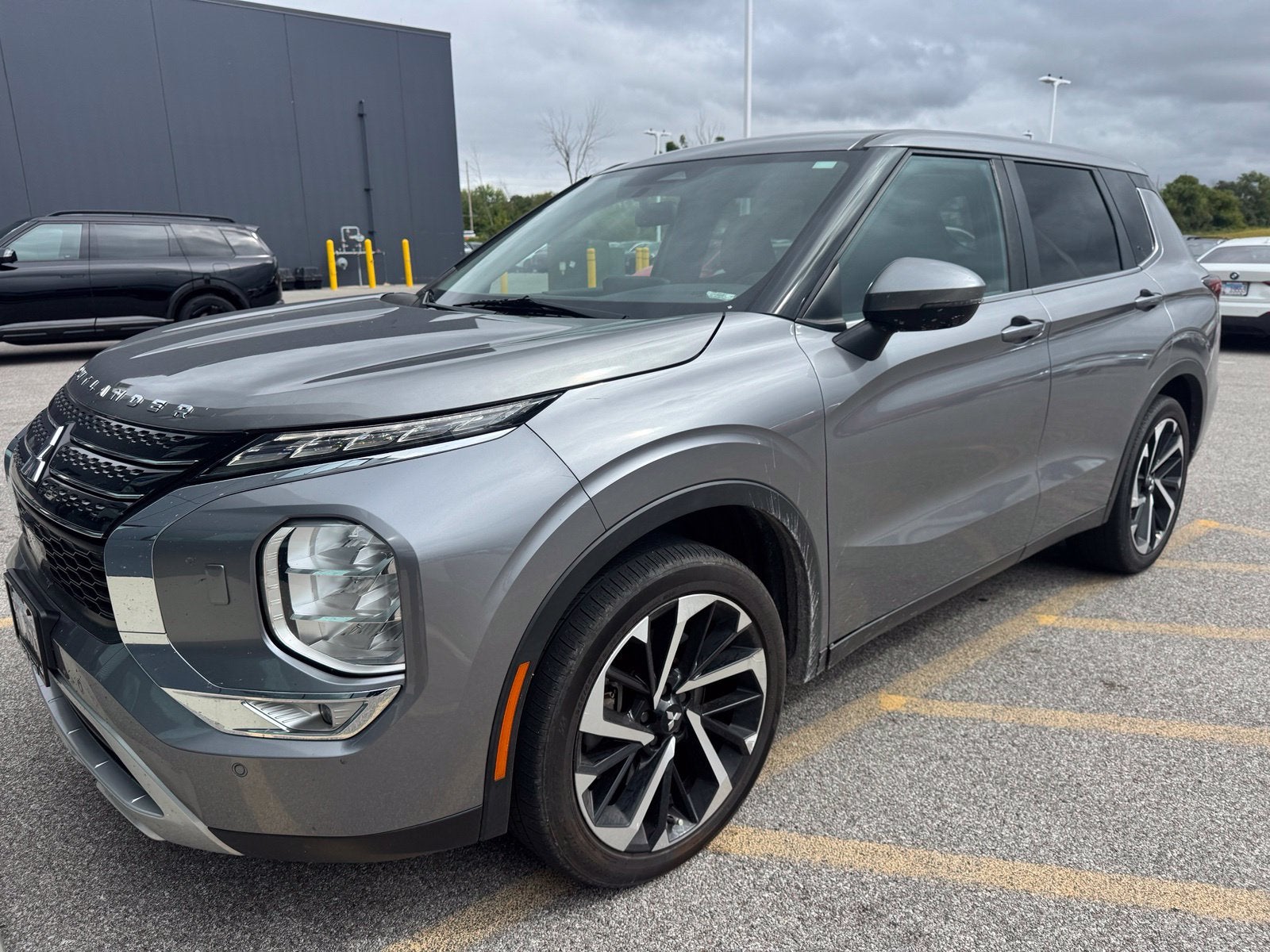 2022 Mitsubishi Outlander SE