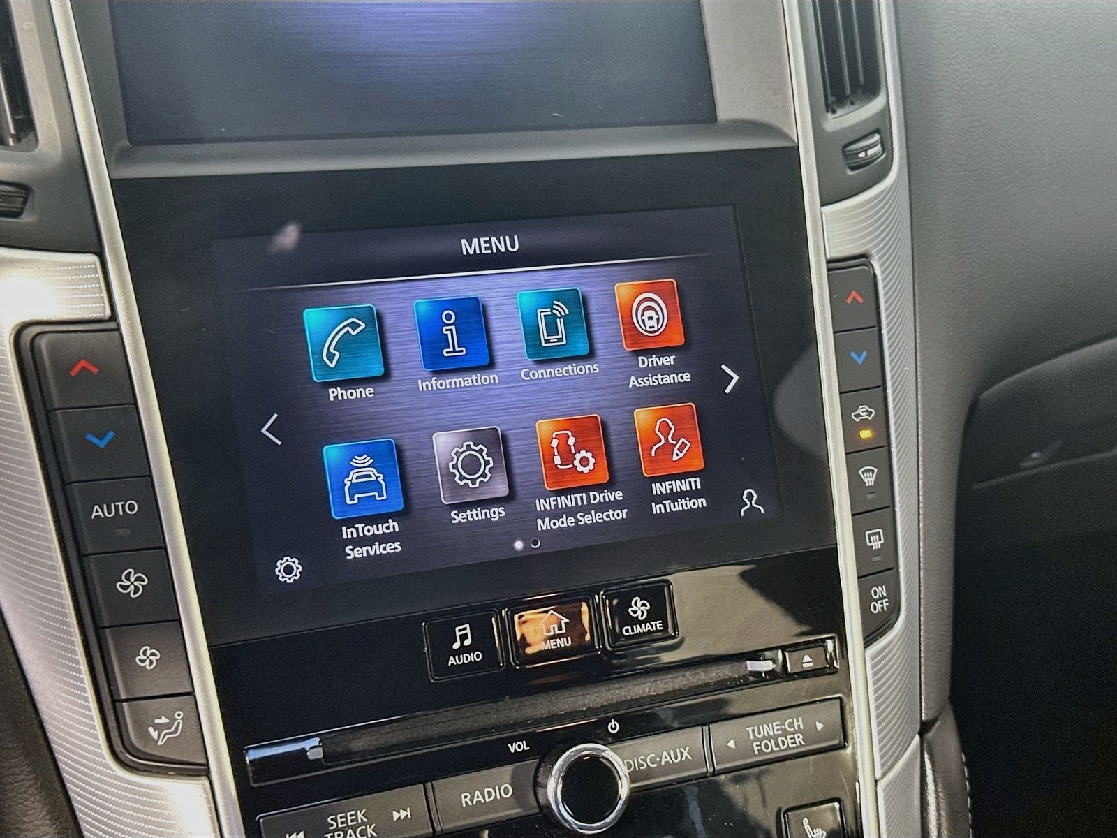 2022 INFINITI Q50 LUXE