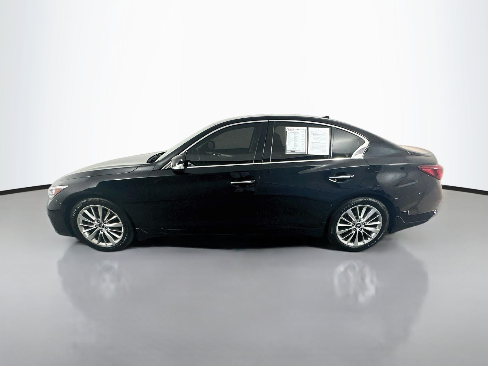 2022 INFINITI Q50 LUXE
