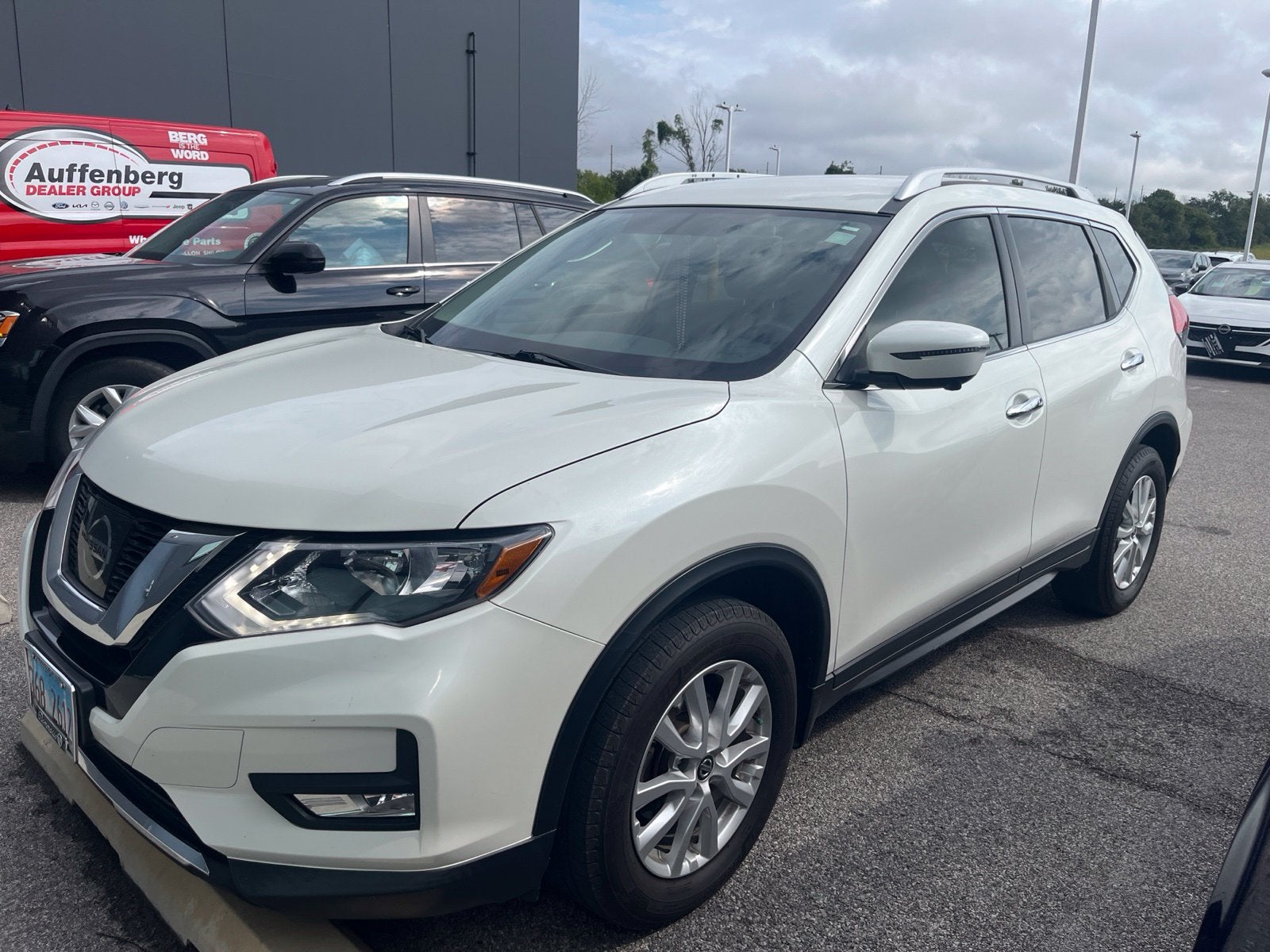 2017 Nissan Rogue SV